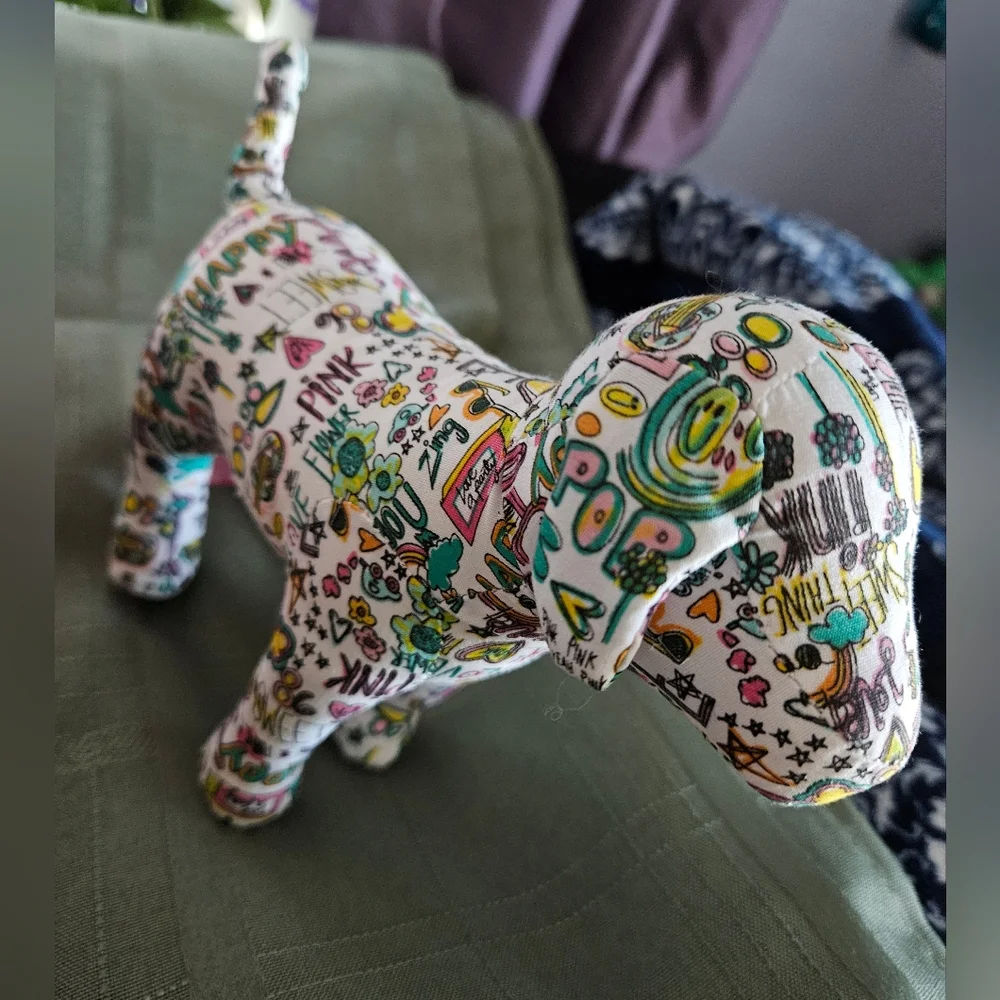 Victoria Secret Dogs - Picture 3 of 5